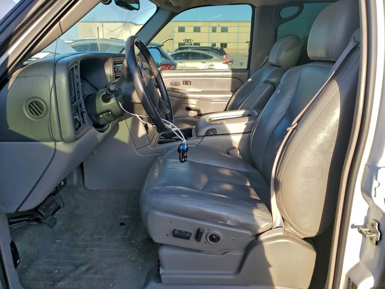 2004 CHEVROLET Suburban