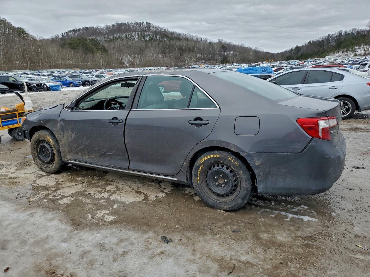 2014 TOYOTA CAMRY