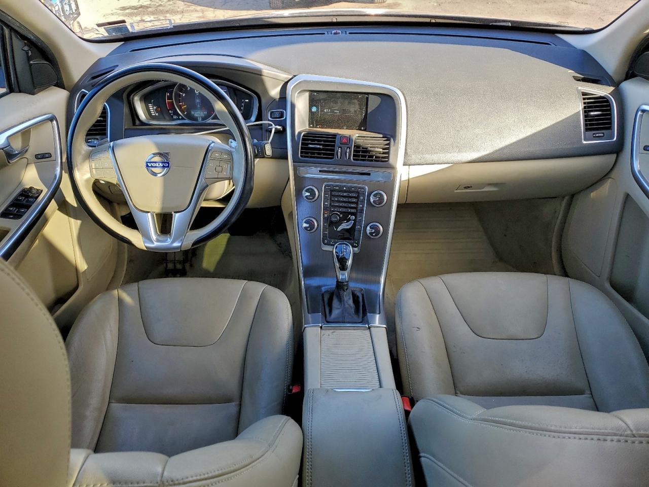 2015 VOLVO XC60