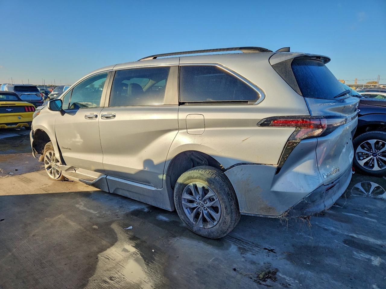 2023 TOYOTA SIENNA