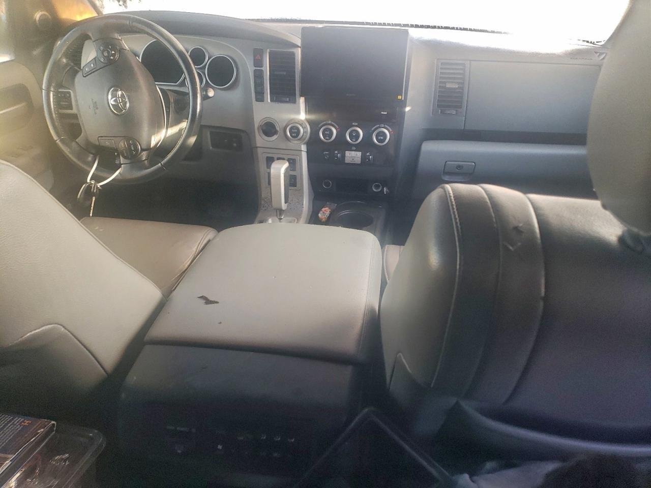 2008 TOYOTA Sequoia