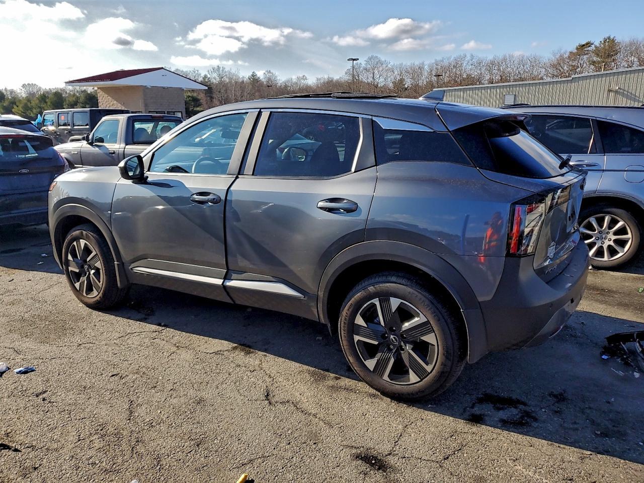 2025 NISSAN KICKS