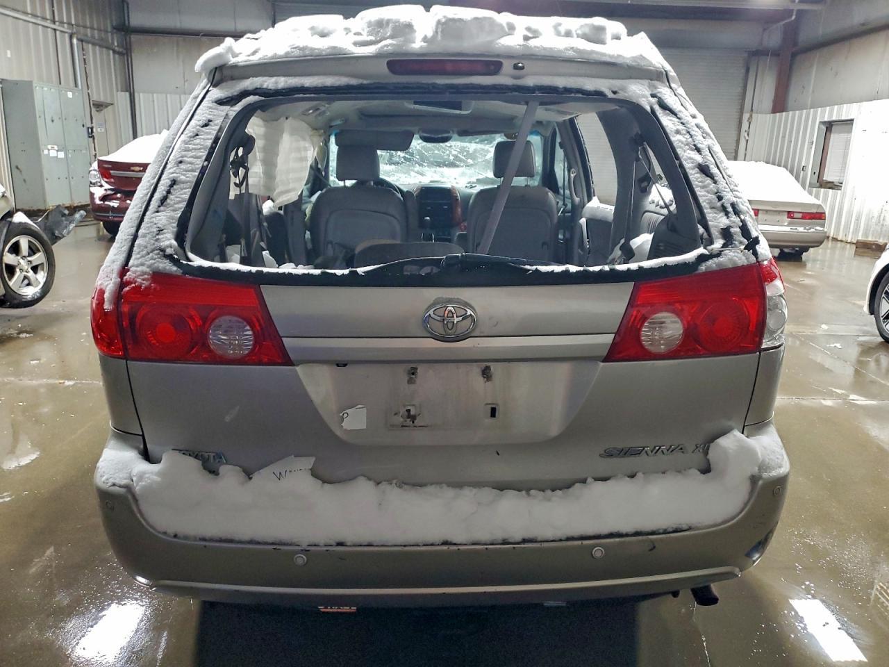 2008 TOYOTA SIENNA