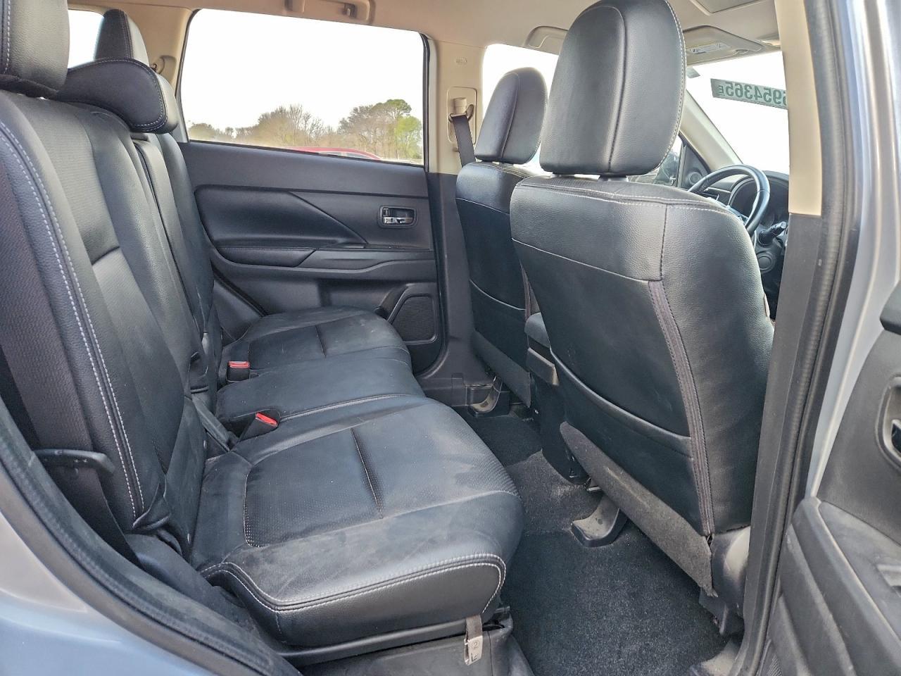 2016 MITSUBISHI outlander