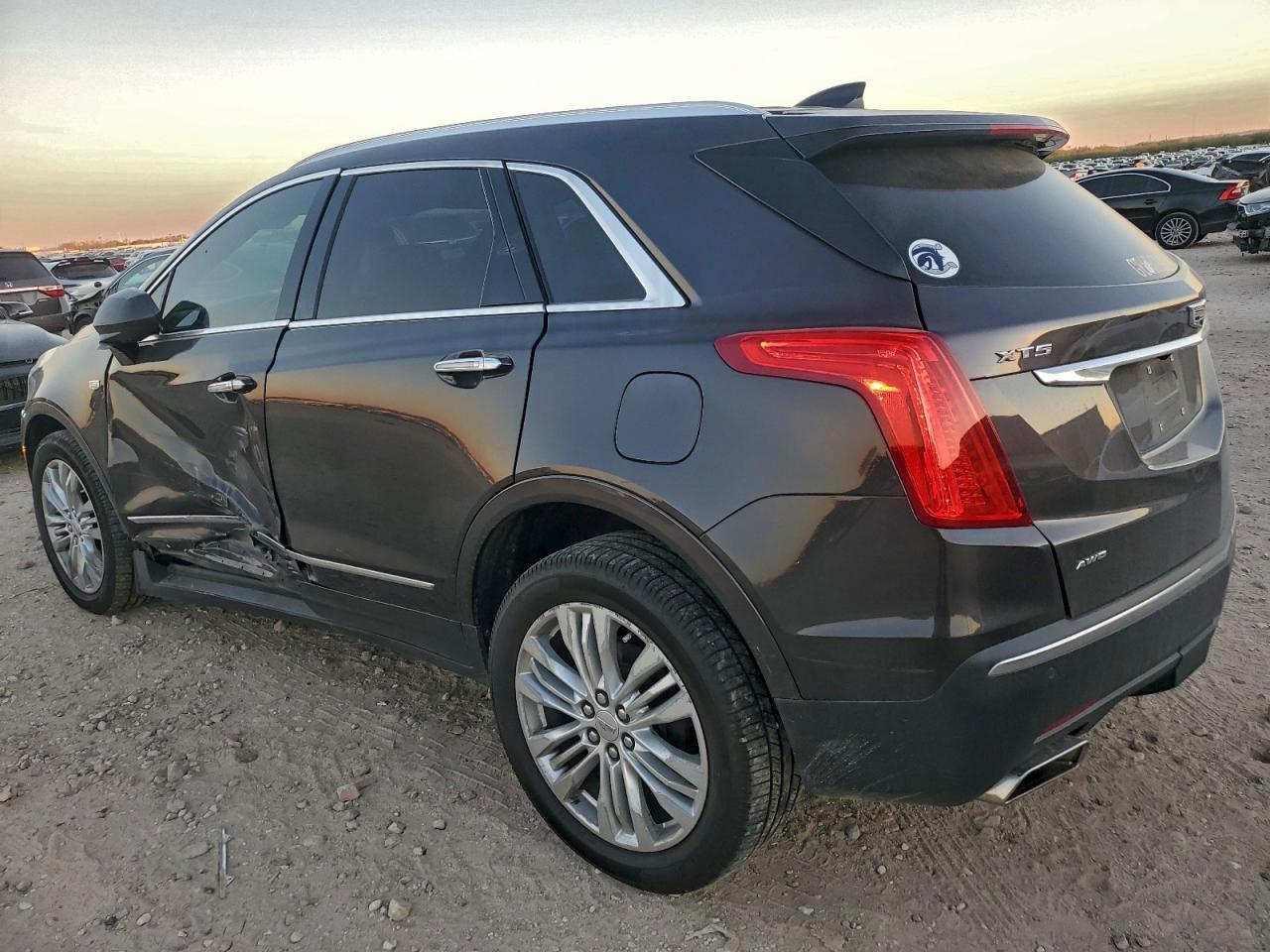 2017 CADILLAC XT5