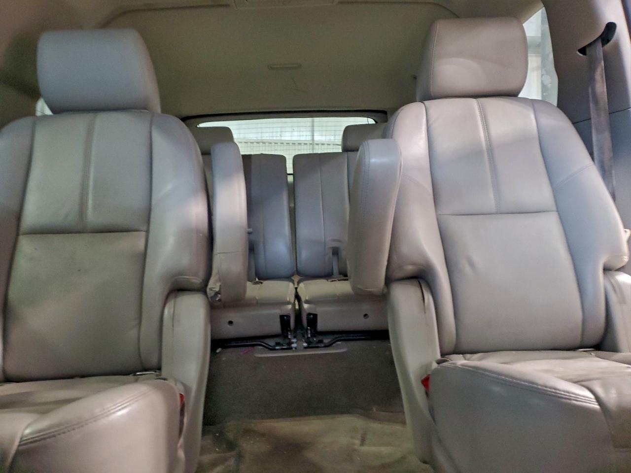 2013 CHEVROLET Suburban