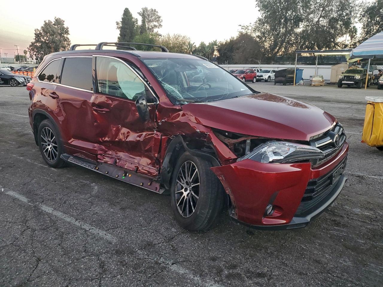 2018 TOYOTA HIGHLANDER