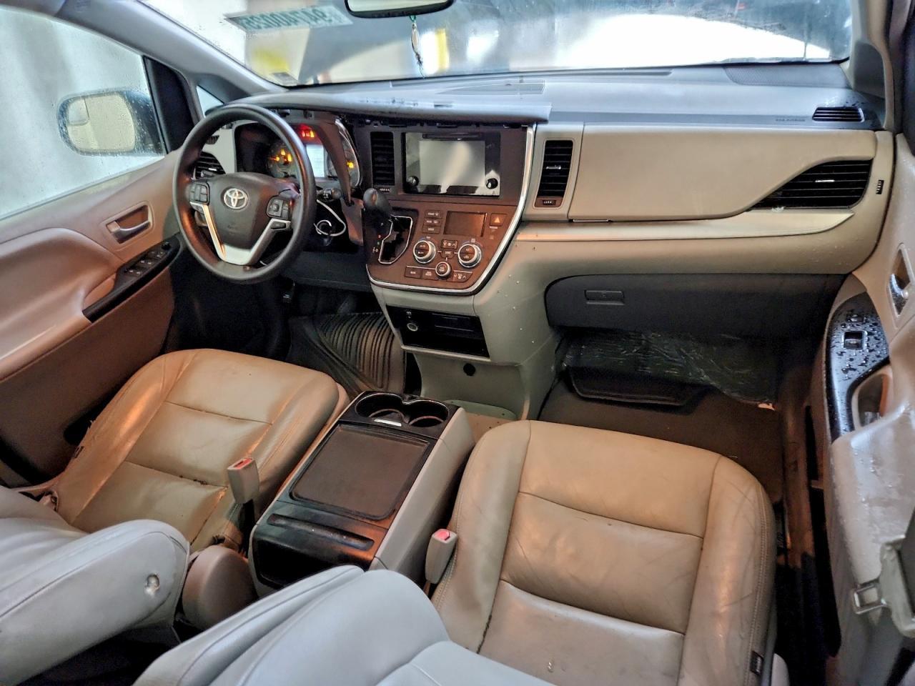 2015 TOYOTA SIENNA