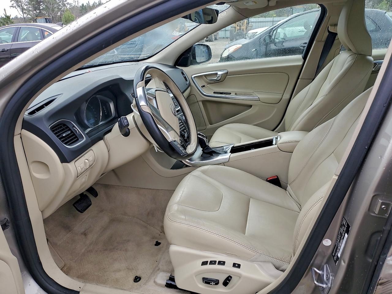 2016 VOLVO S60
