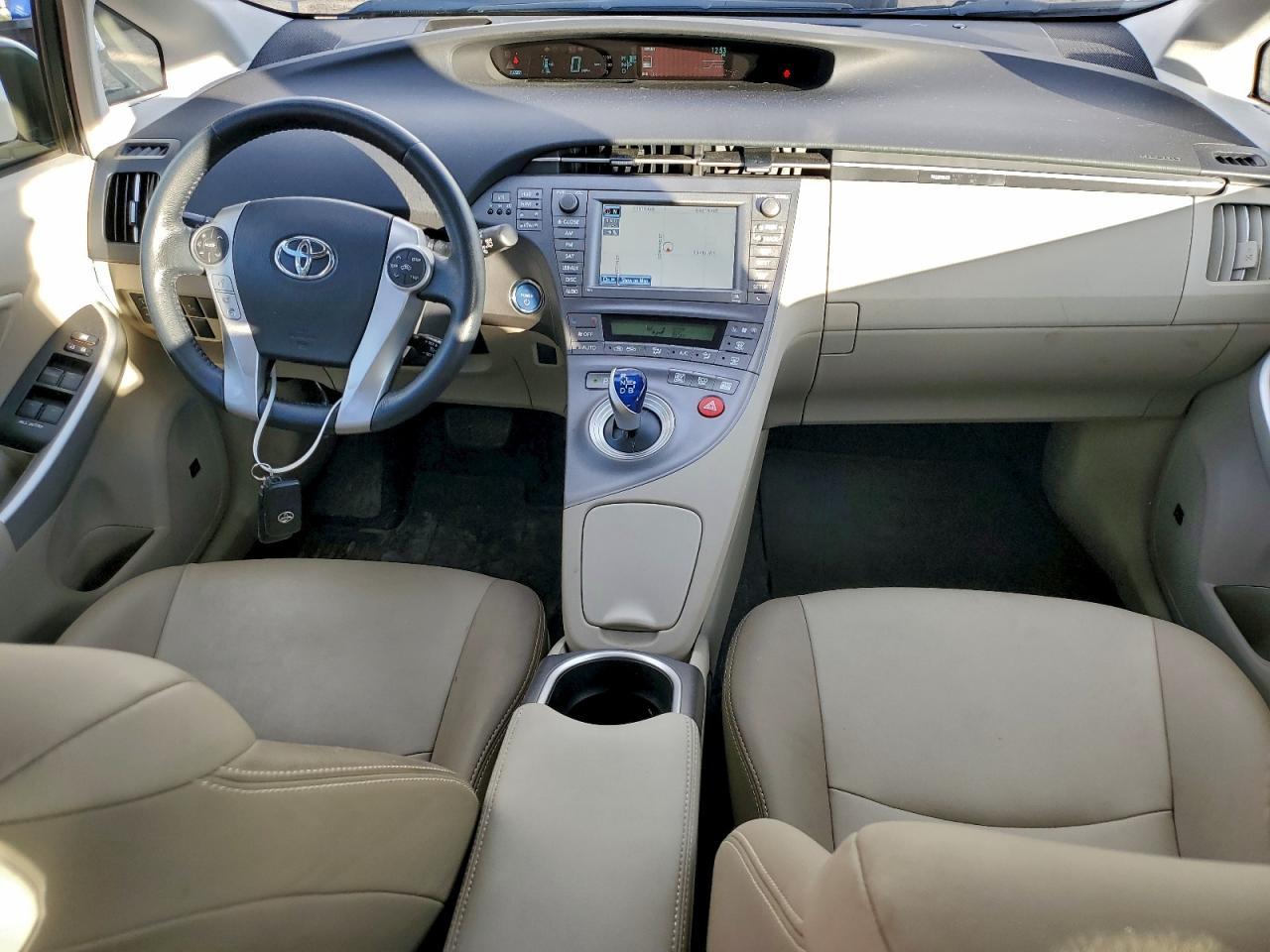 2015 TOYOTA PRIUS