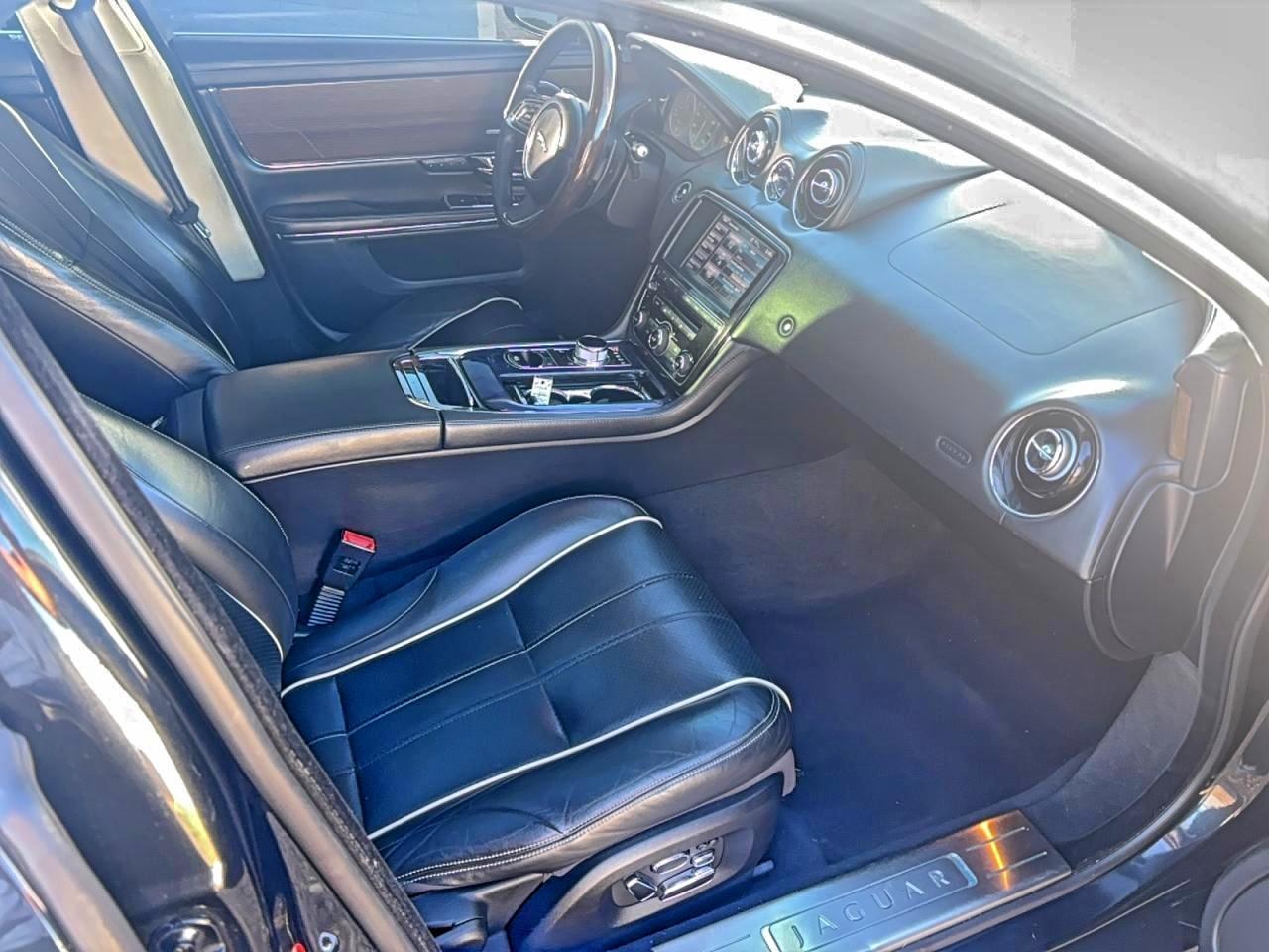2012 JAGUAR Xj-Series