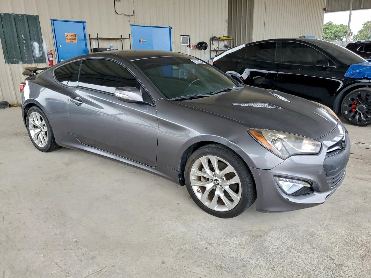2016 HYUNDAI GENESIS