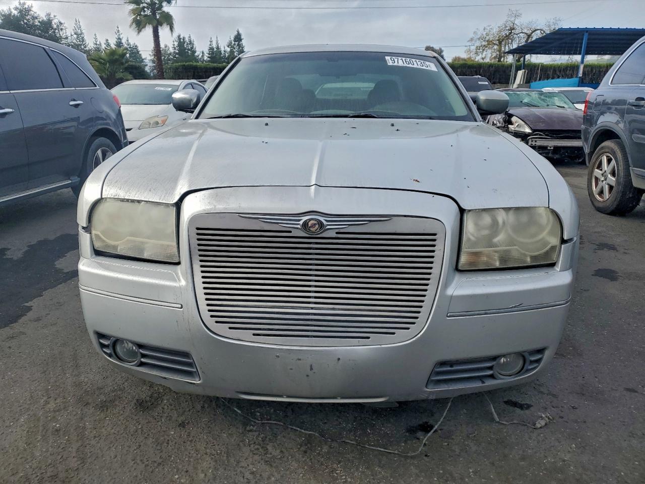 2005 CHRYSLER 300