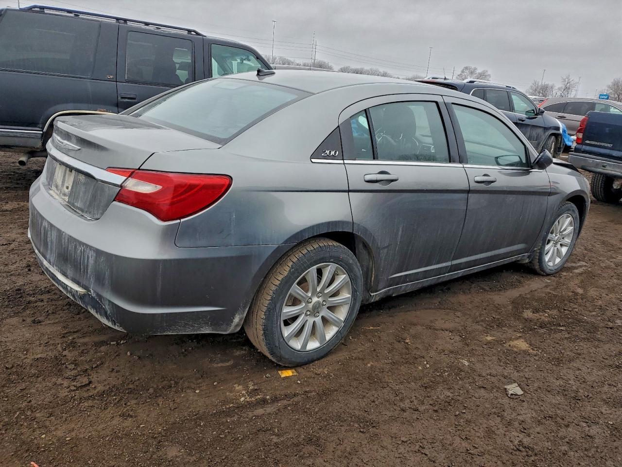 2013 CHRYSLER 200