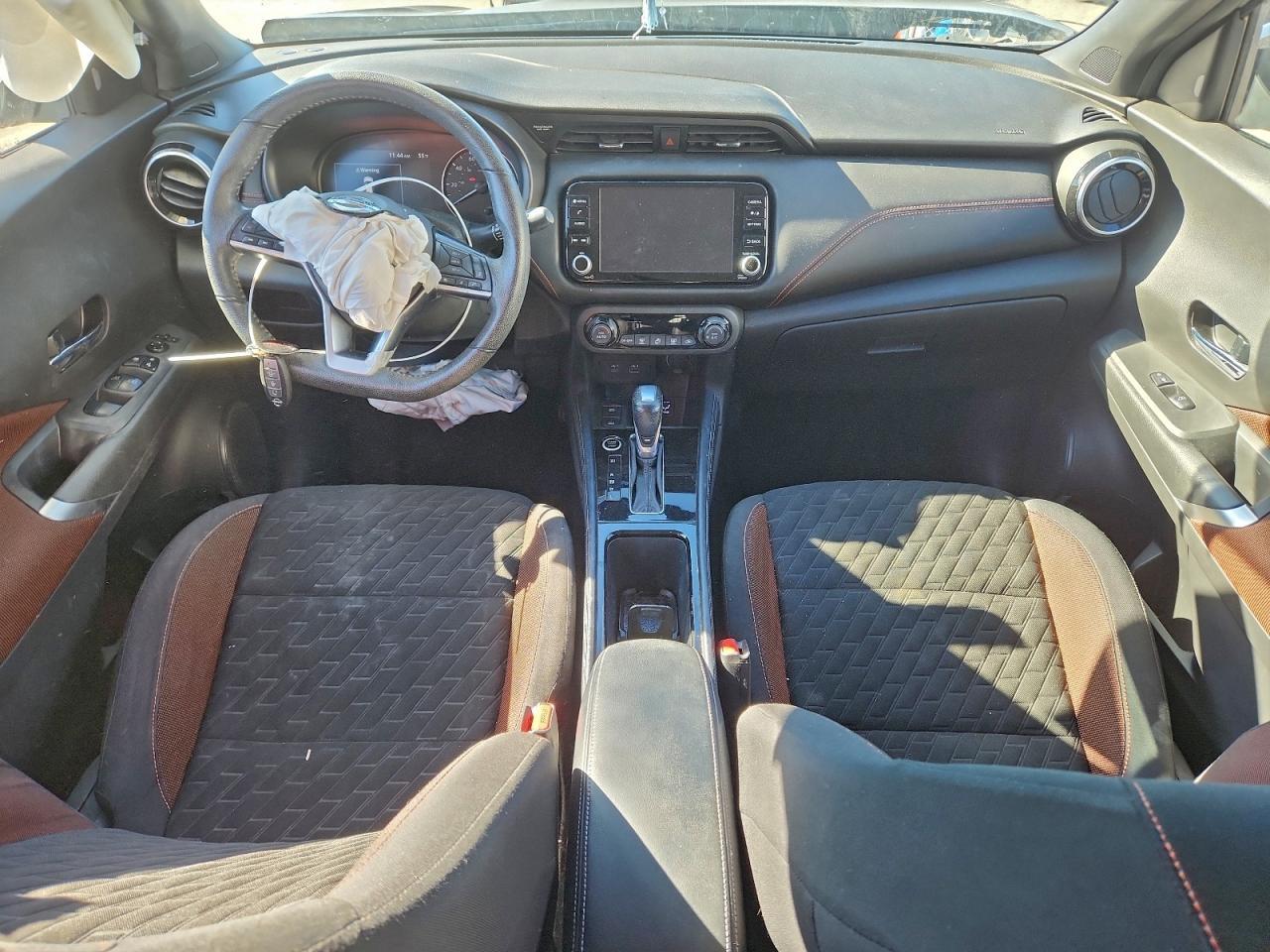 2021 NISSAN KICKS