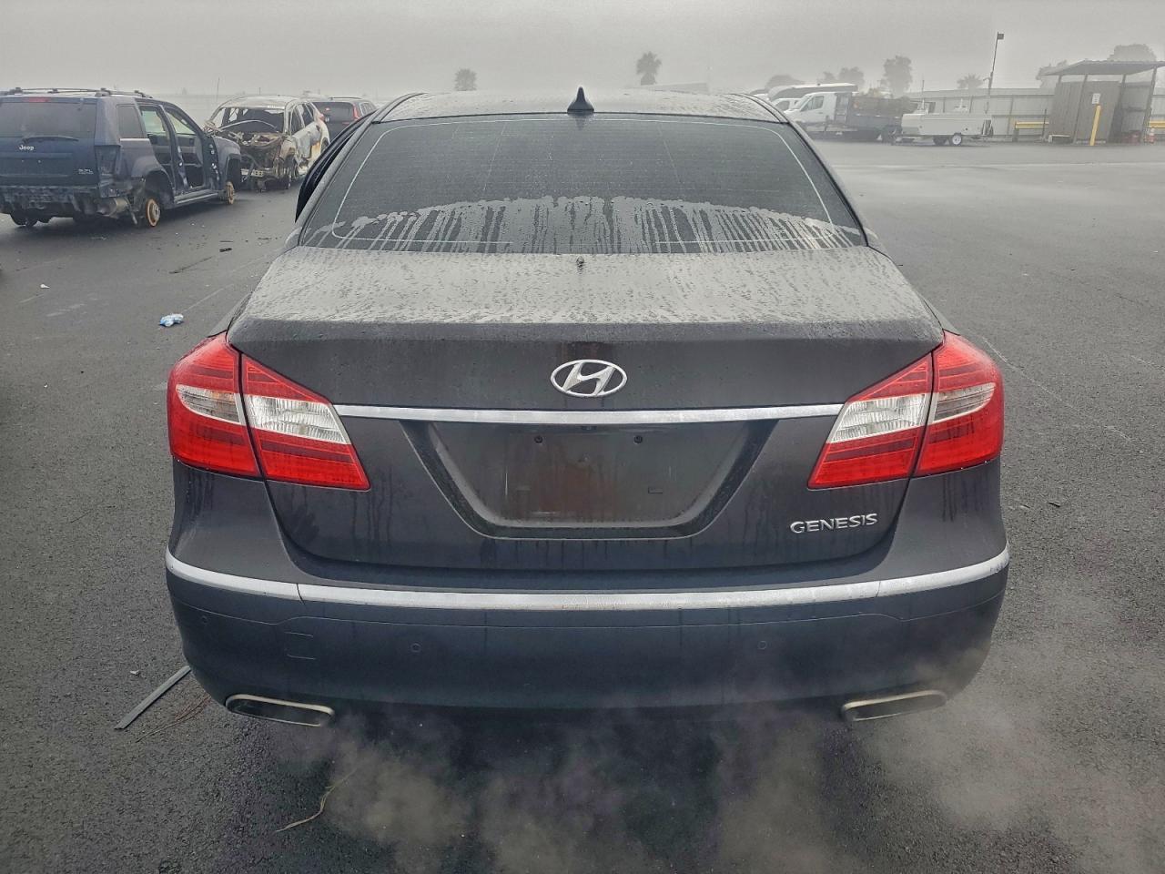 2013 HYUNDAI GENESIS