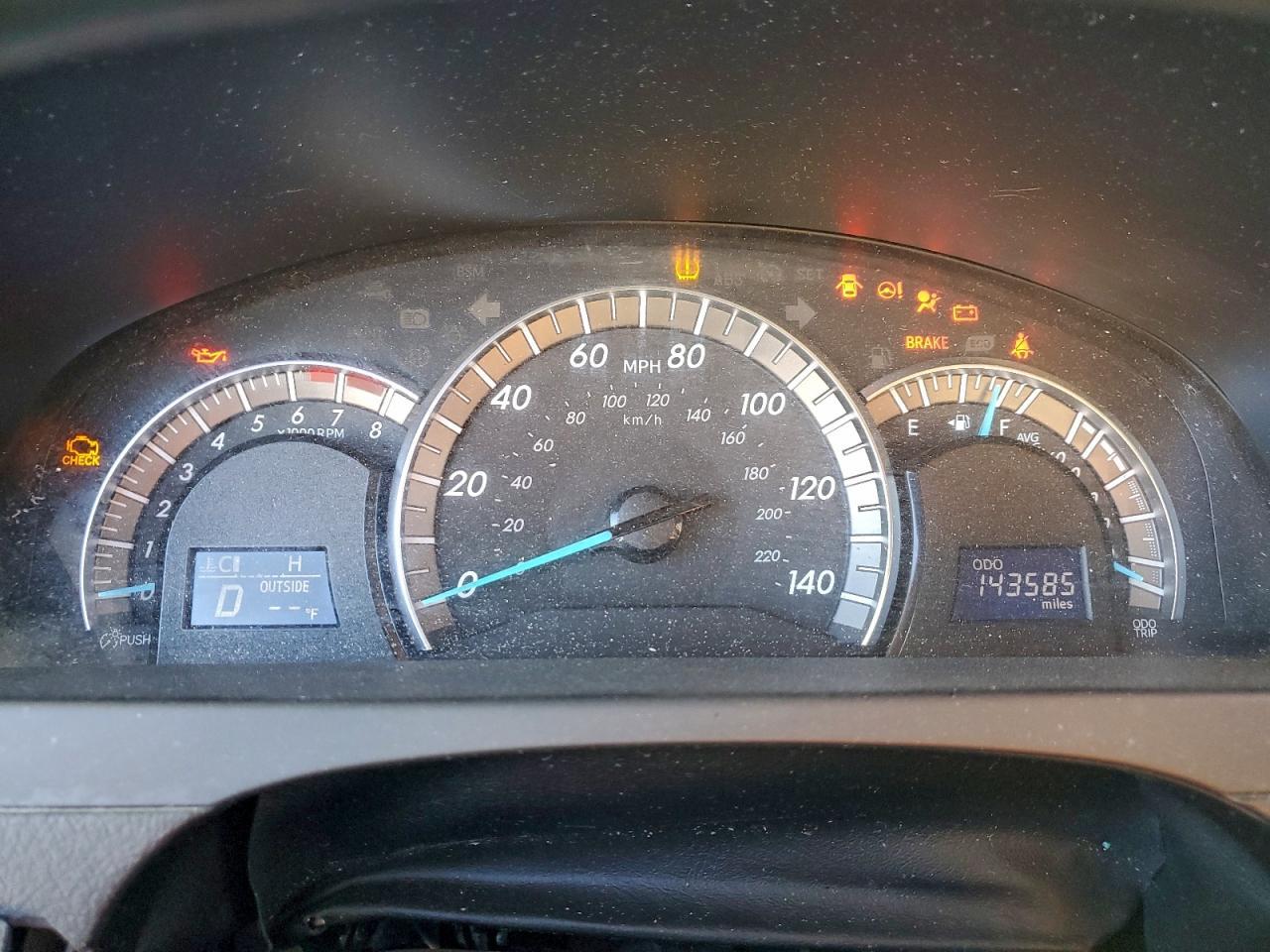 2014 TOYOTA CAMRY