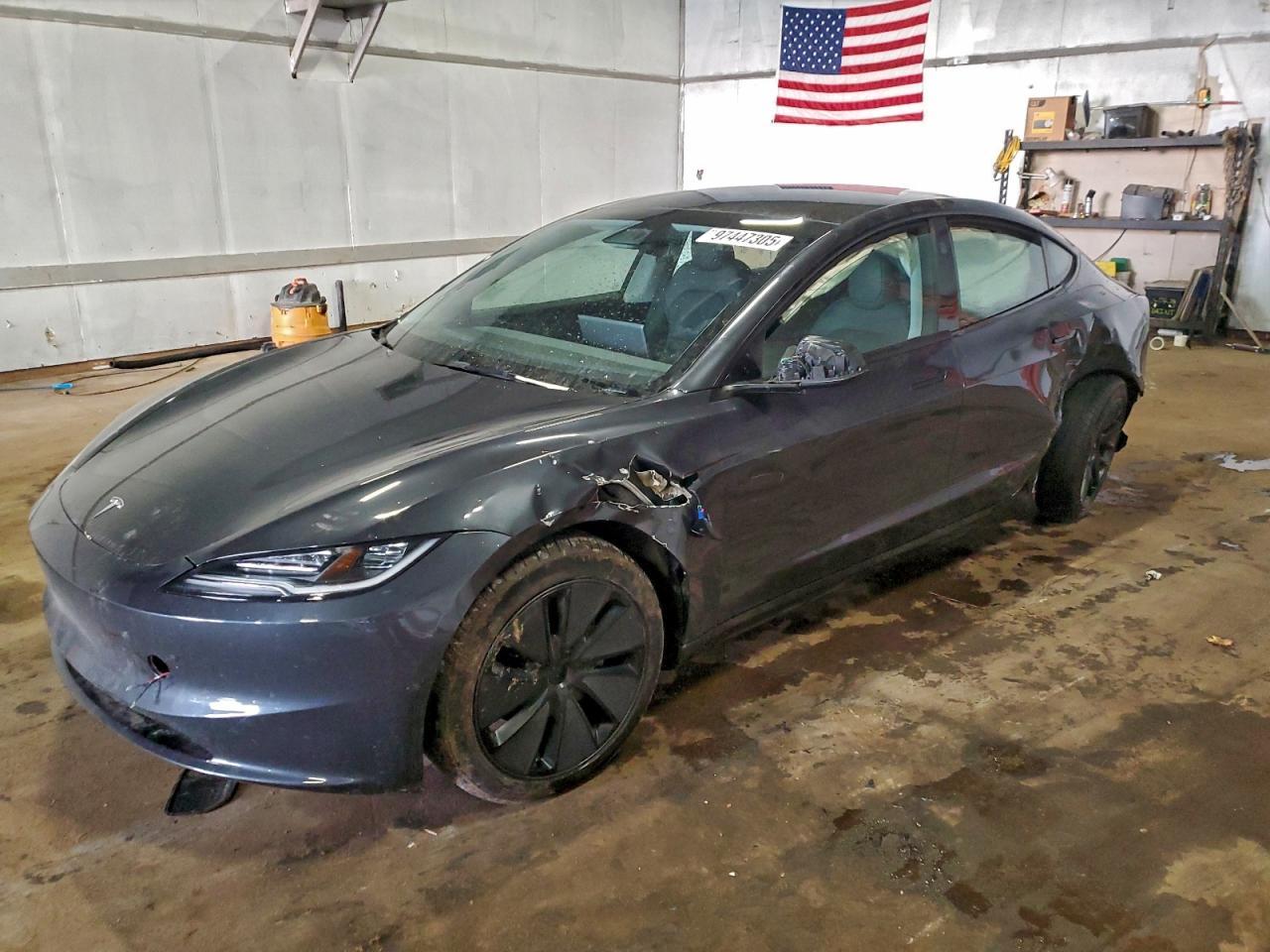 2025 TESLA MODEL 3