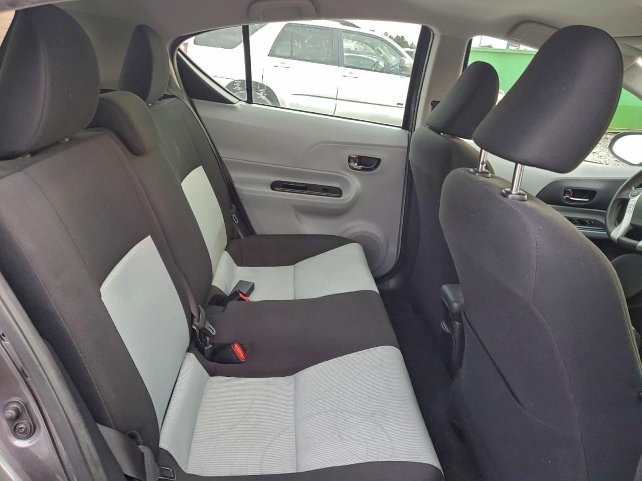 2013 TOYOTA Prius c