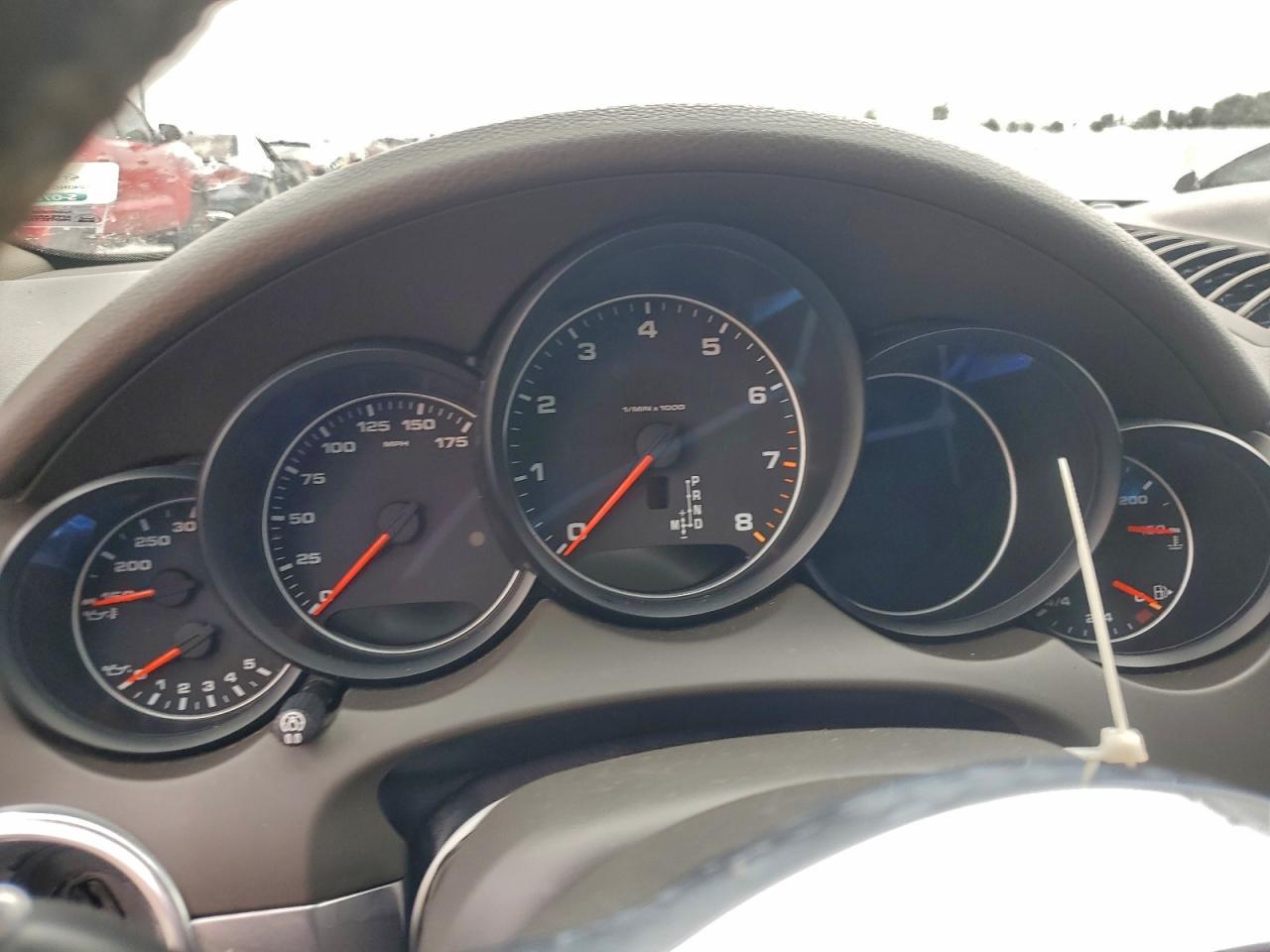 2017 PORSCHE CAYENNE