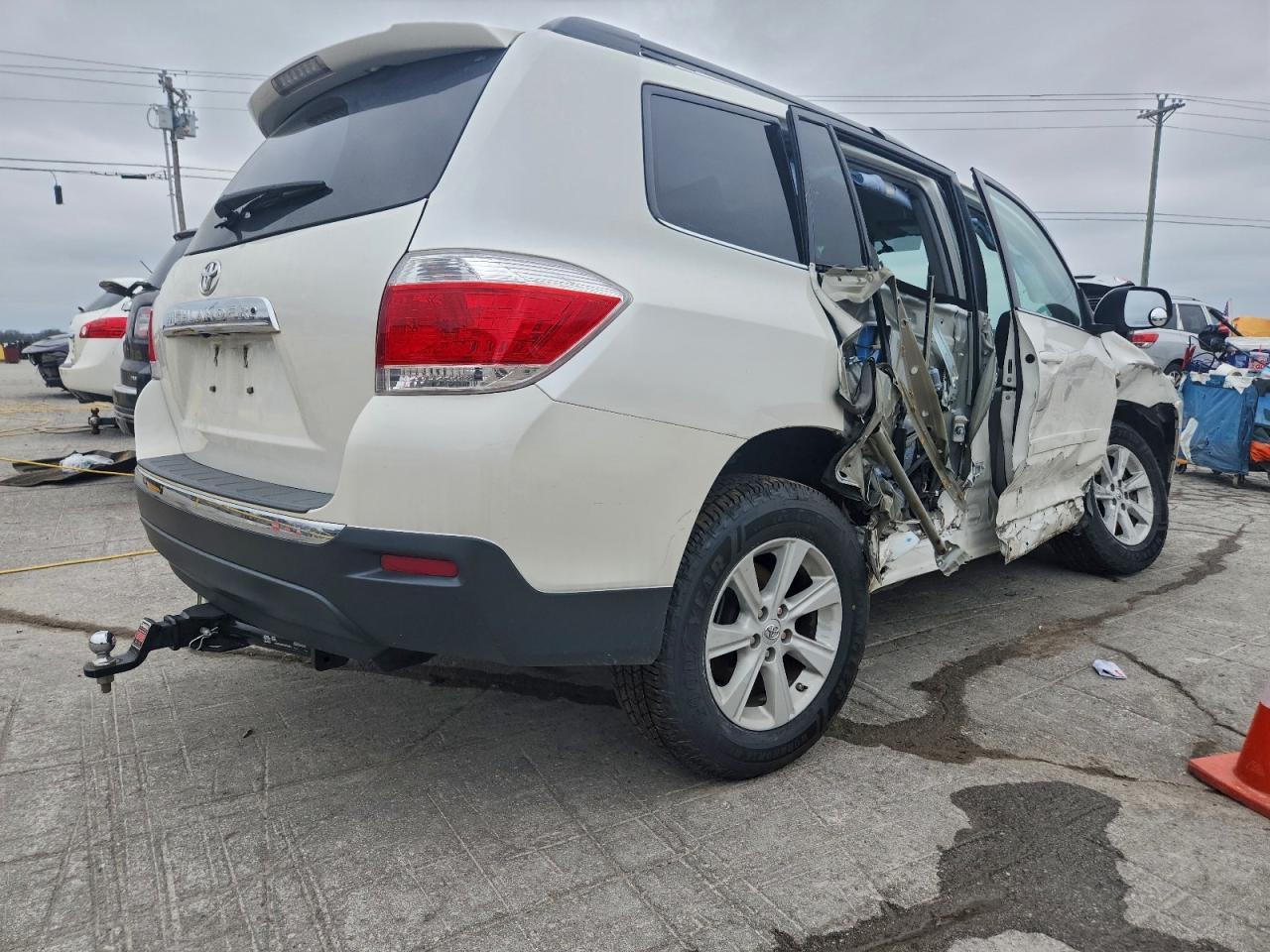 2013 TOYOTA HIGHLANDER