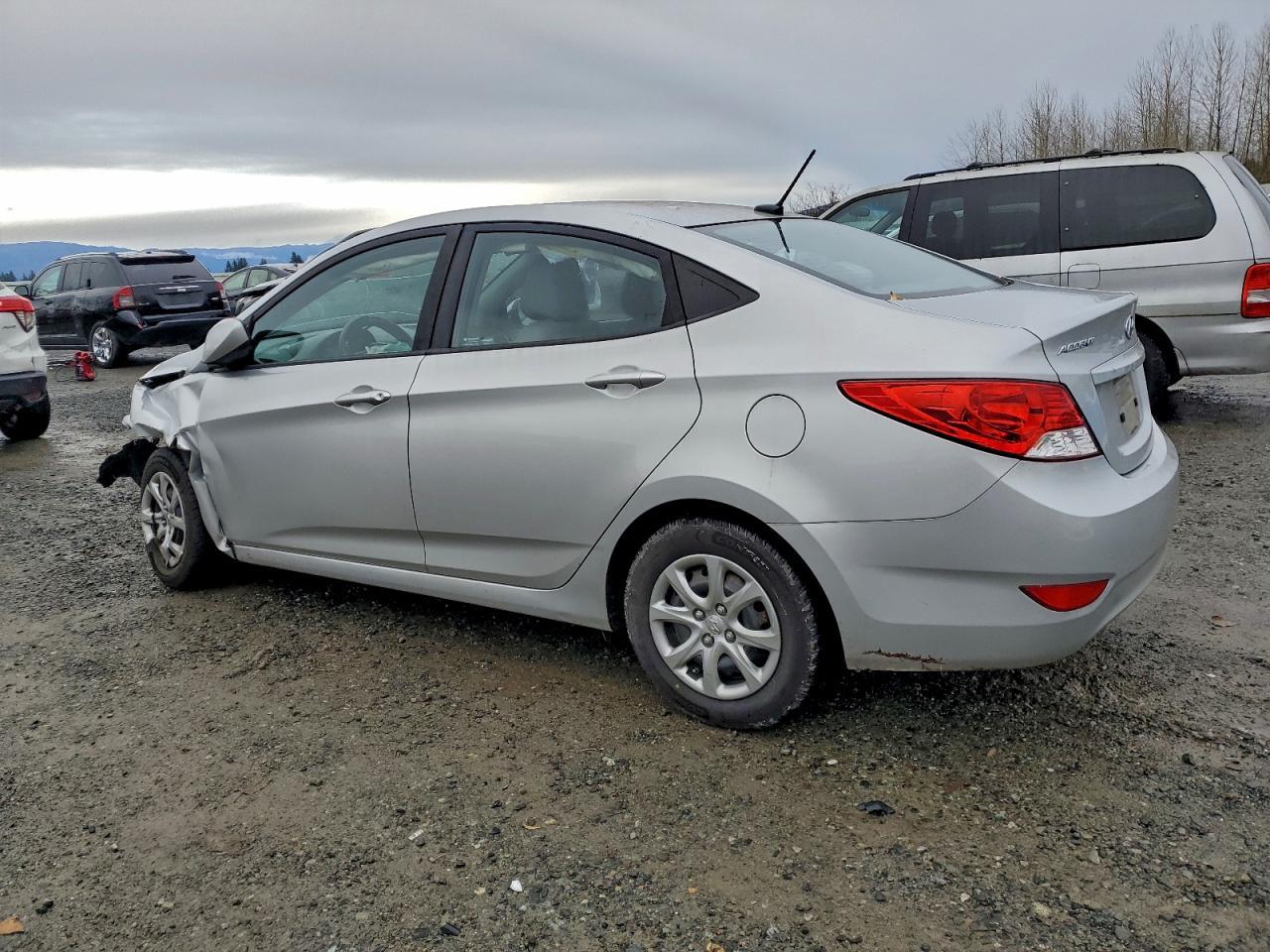2013 HYUNDAI ACCENT