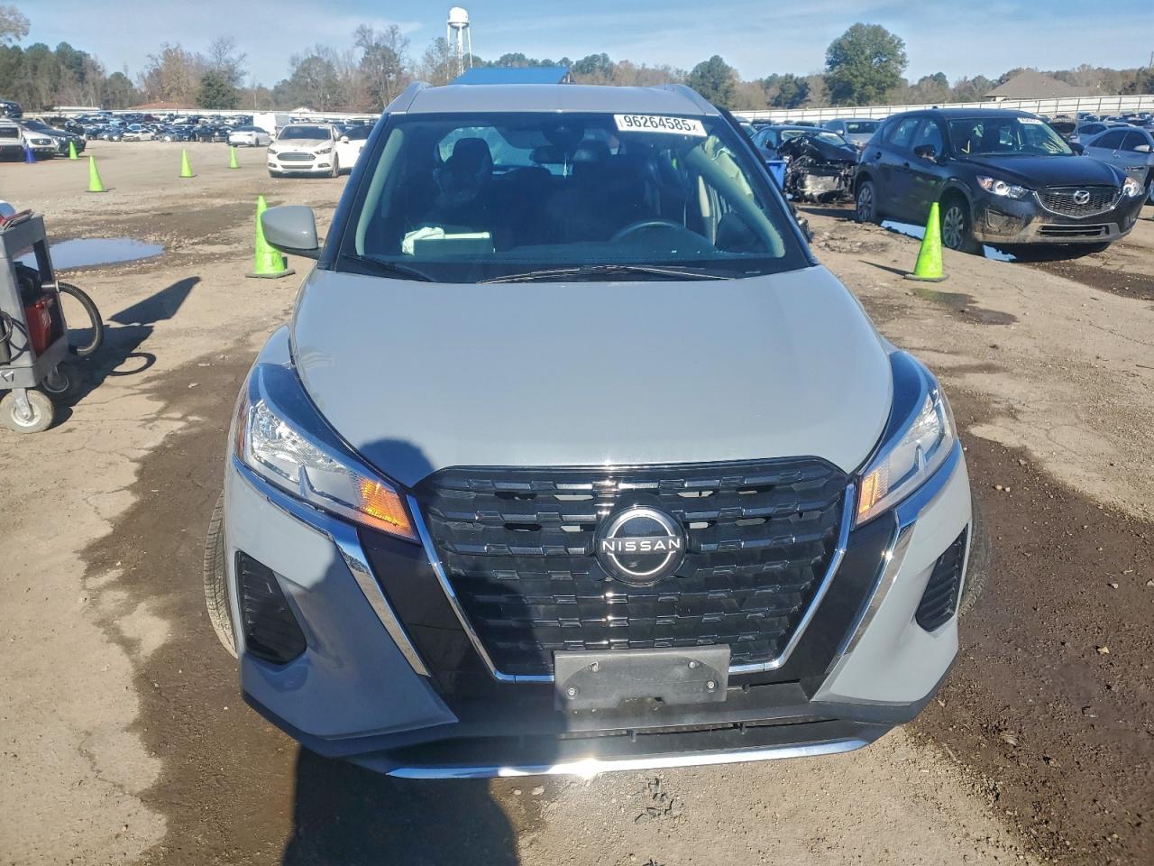2022 NISSAN KICKS