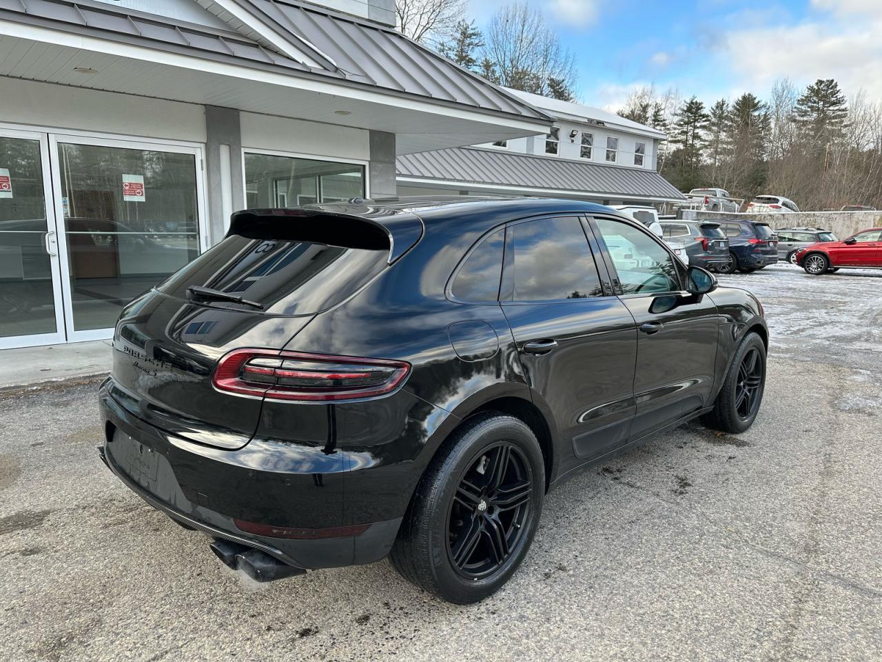 2016 PORSCHE Macan