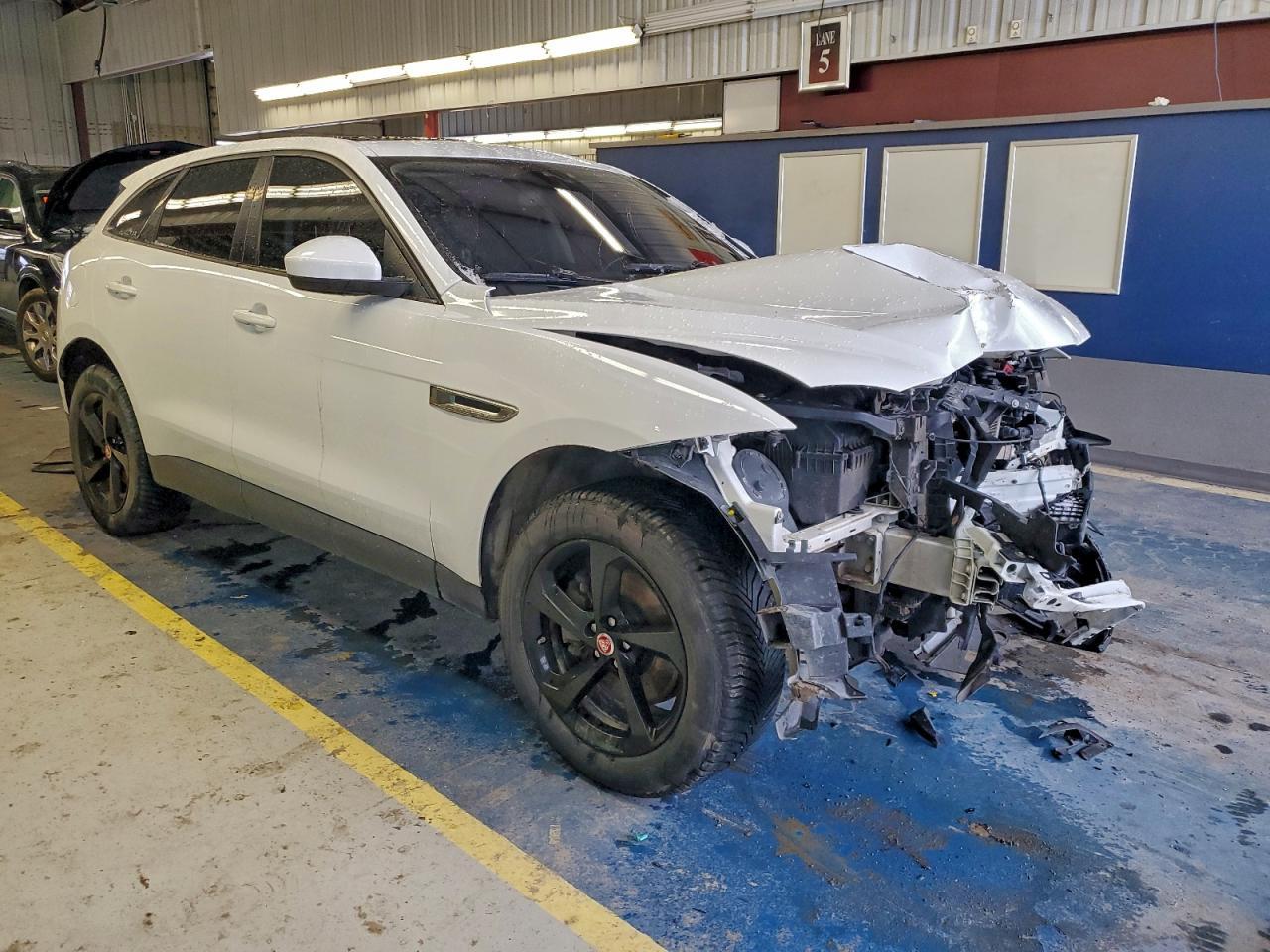 2017 JAGUAR F-Pace