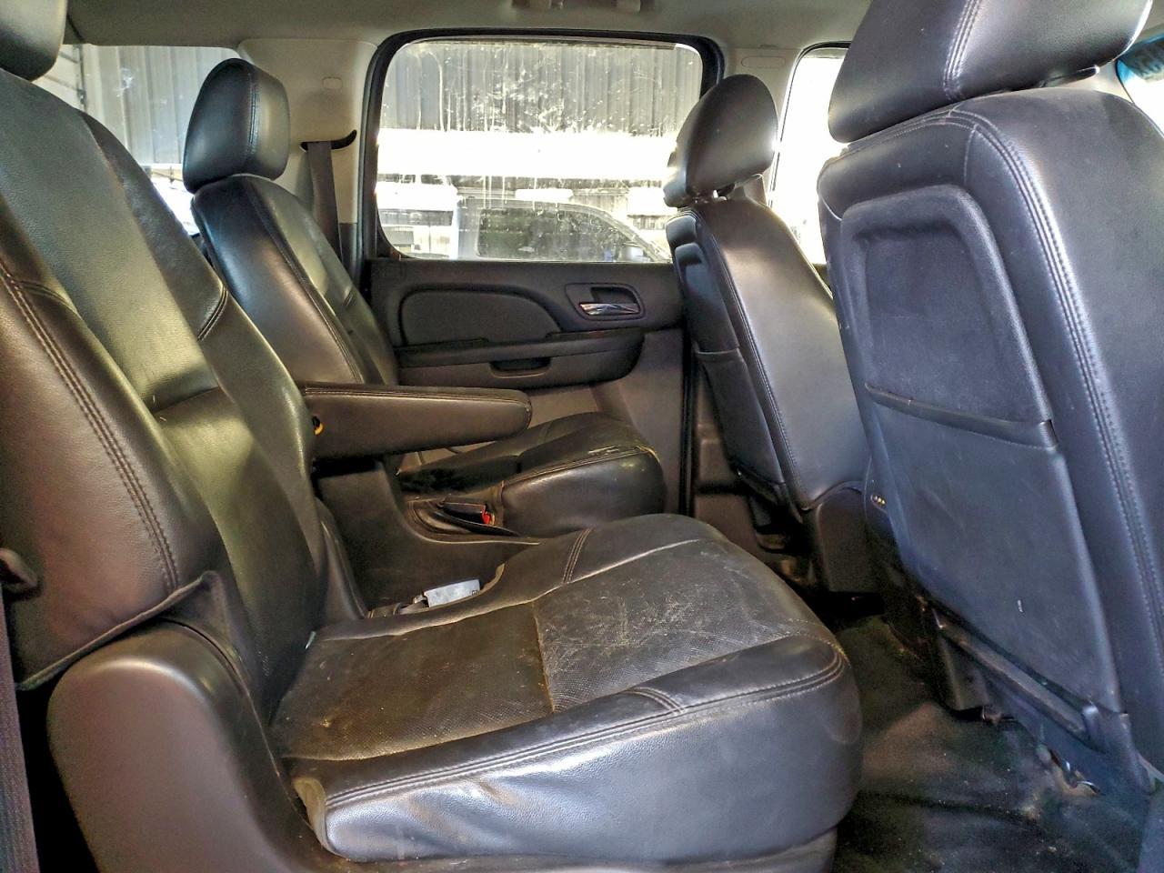 2013 CHEVROLET Suburban