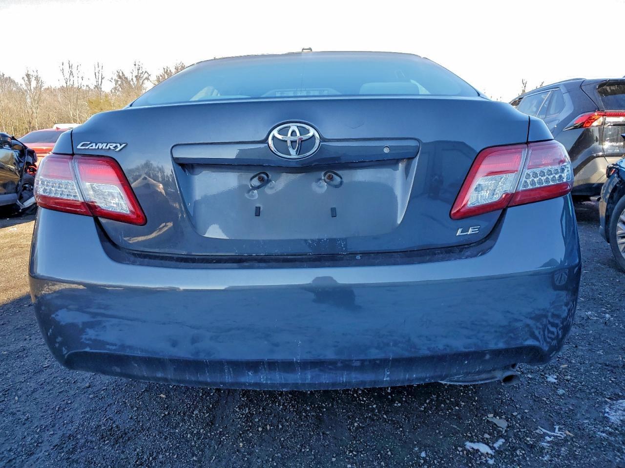 2011 TOYOTA CAMRY