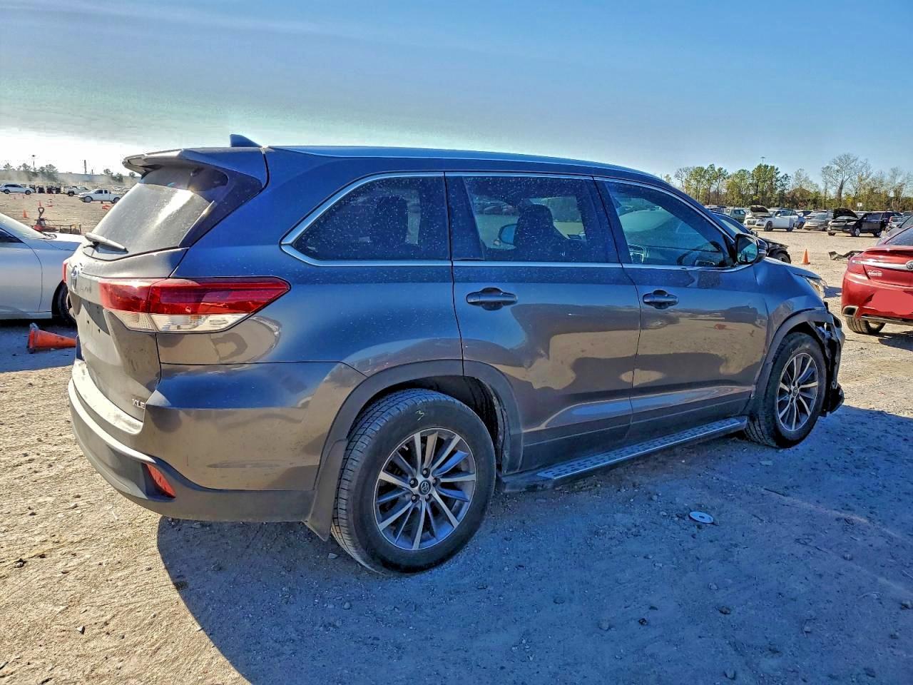 2019 TOYOTA HIGHLANDER
