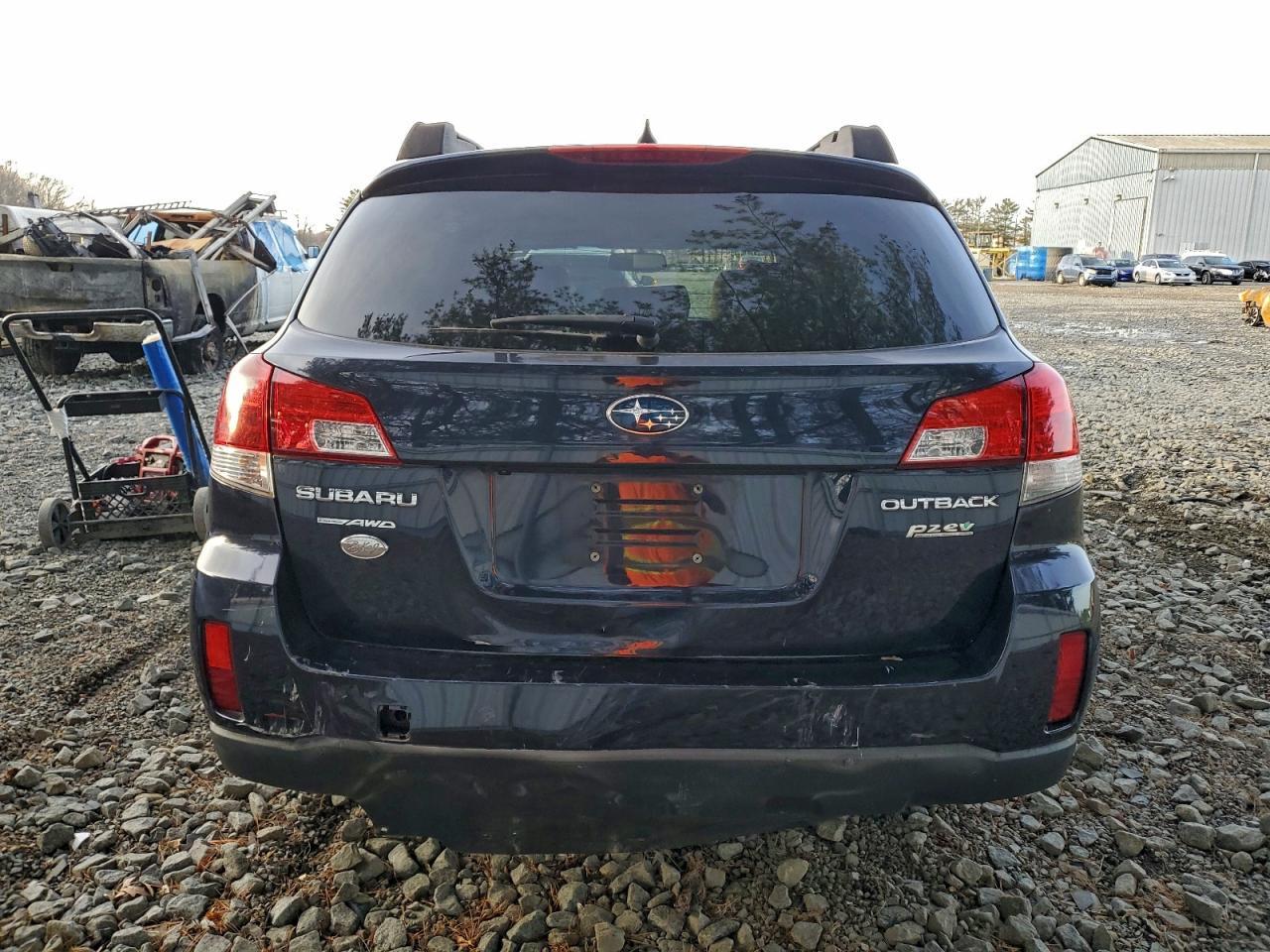 2013 SUBARU Outback