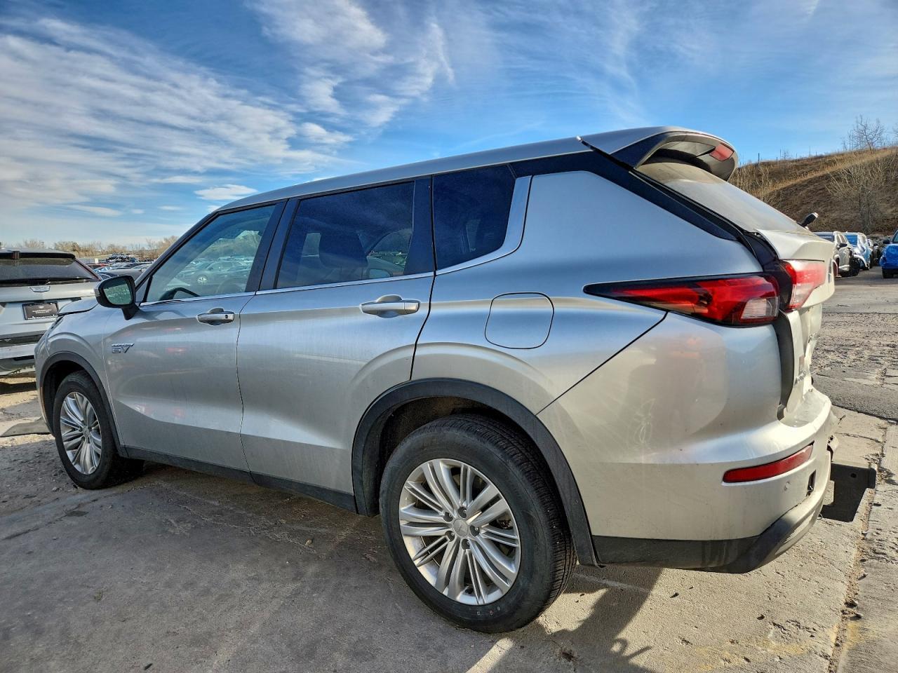 2025 MITSUBISHI outlander