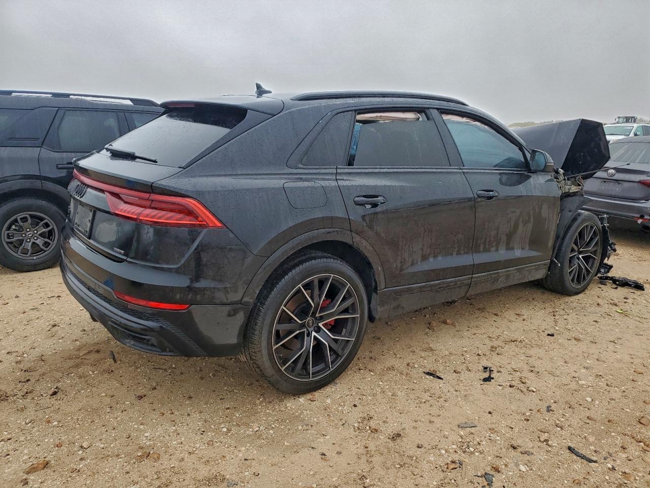 2023 AUDI Q8