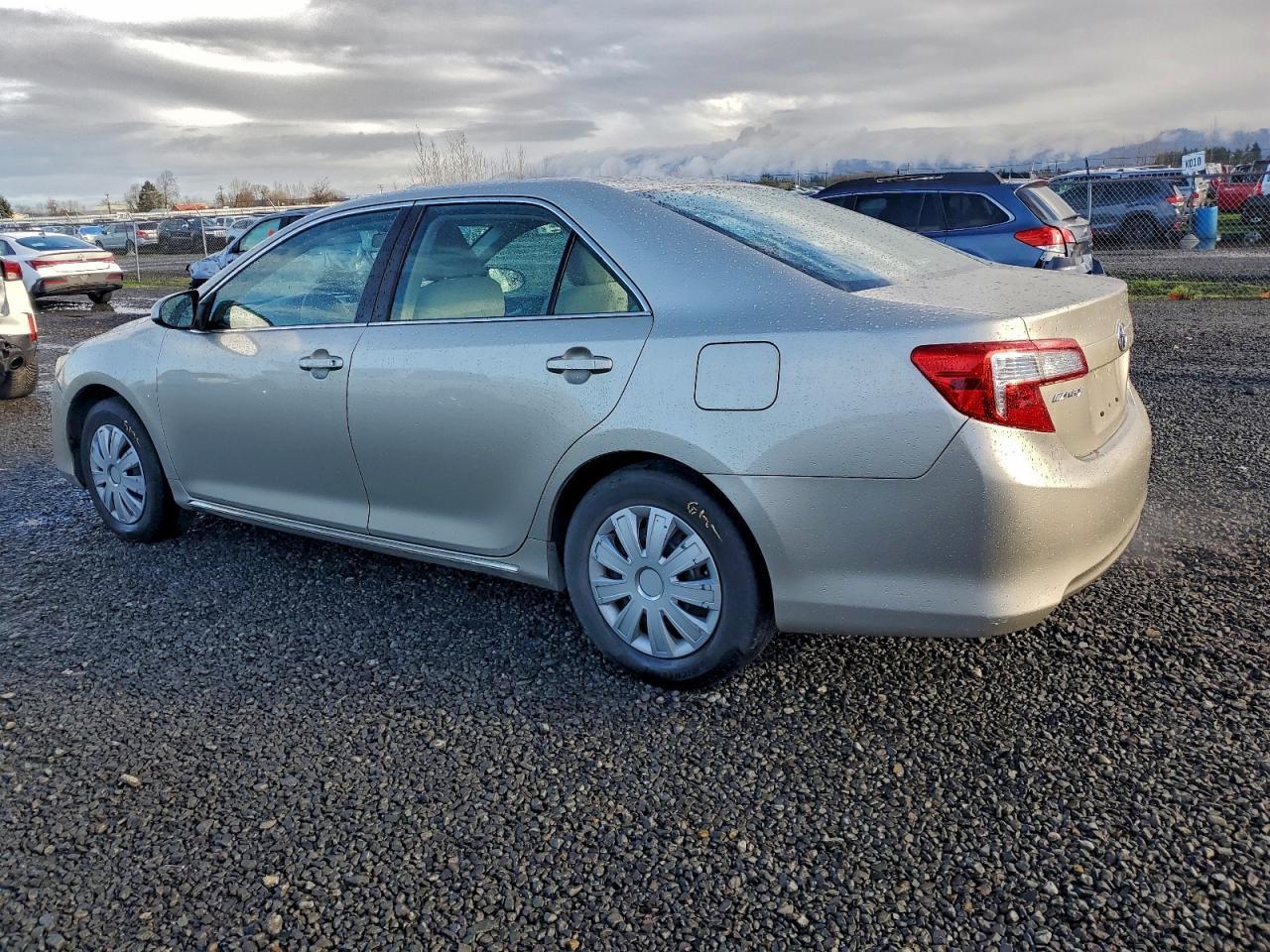 2014 TOYOTA CAMRY