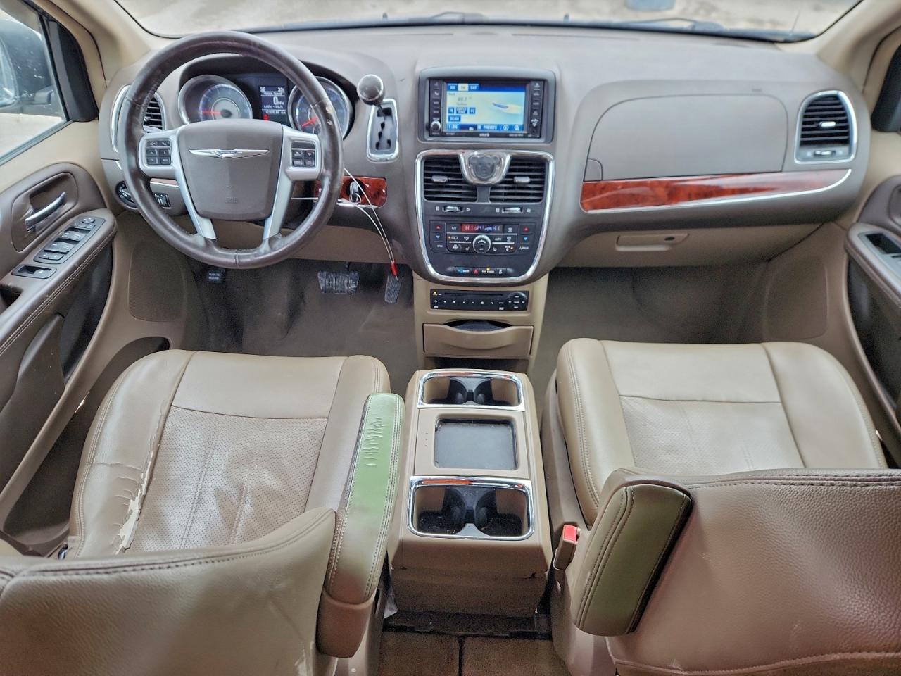 2012 CHRYSLER Town & Country