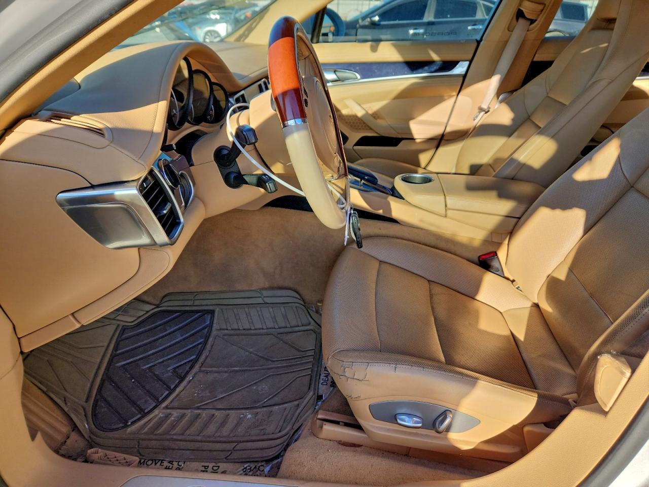 2011 PORSCHE Panamera