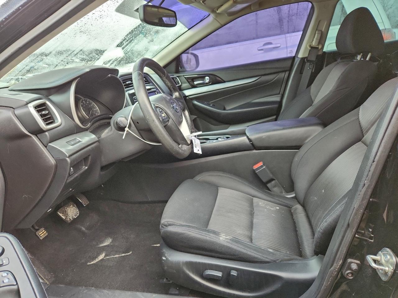 2017 NISSAN Maxima