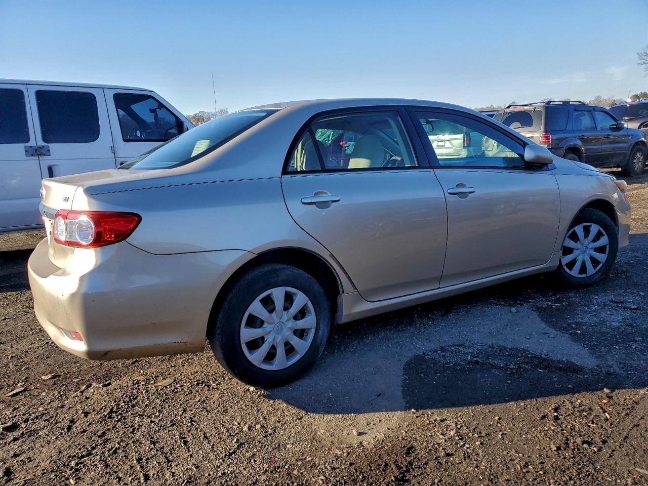 2011 TOYOTA COROLLA