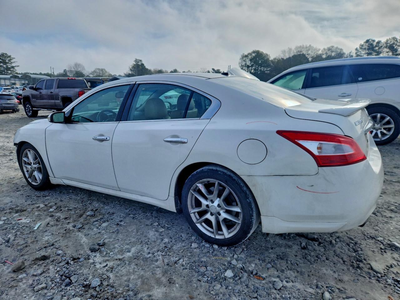 2011 NISSAN Maxima