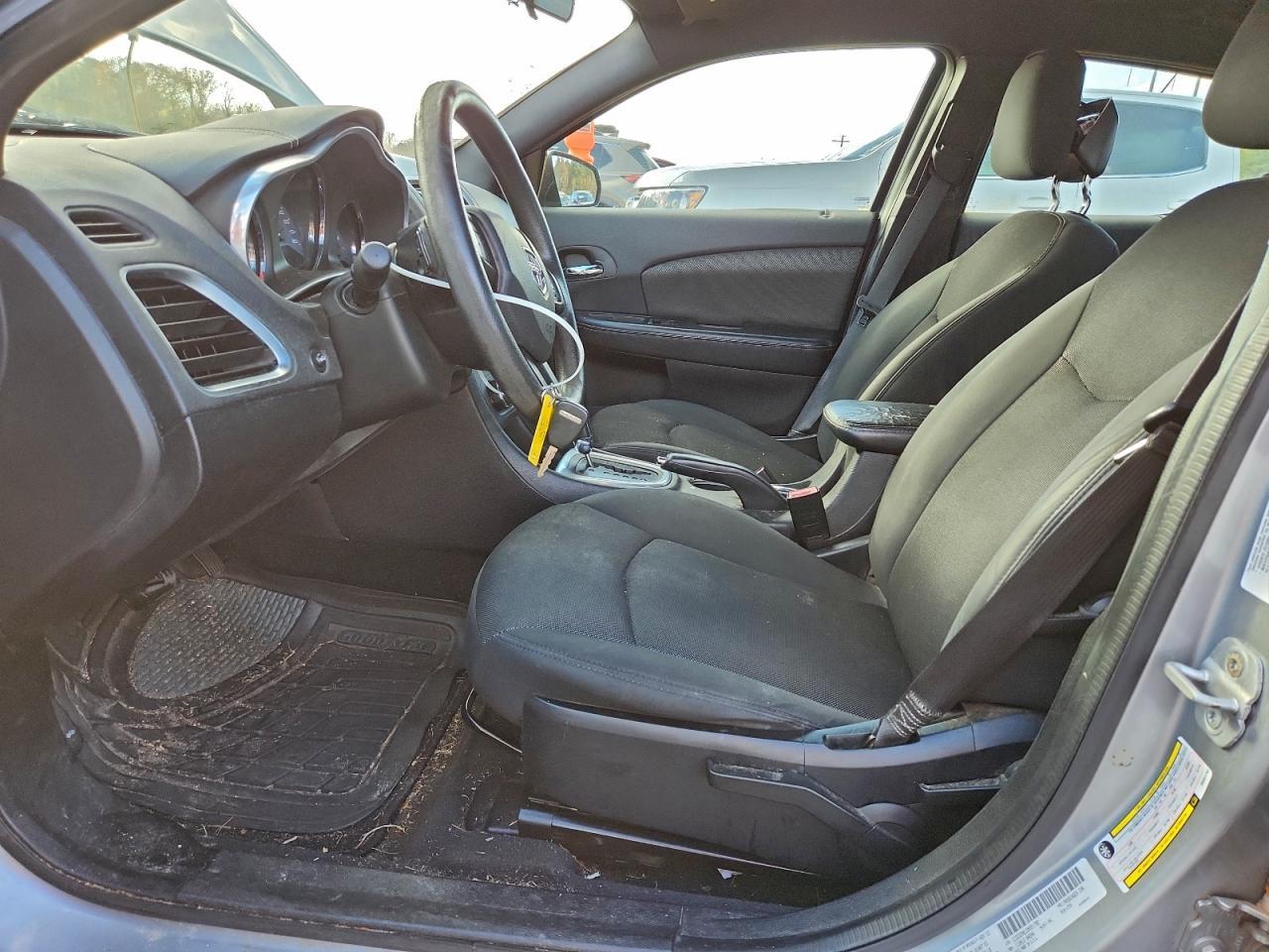 2013 DODGE Avenger
