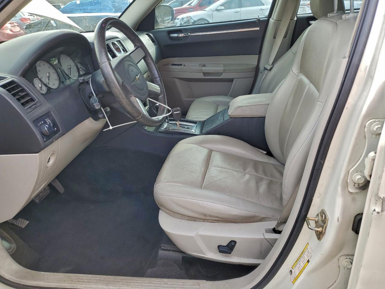 2005 CHRYSLER 300