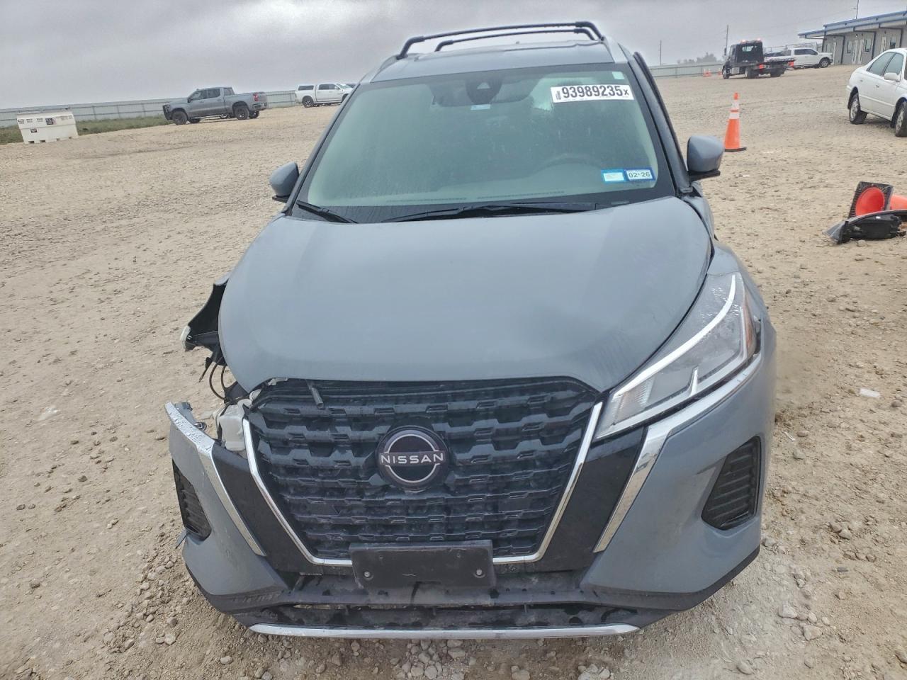2024 NISSAN KICKS