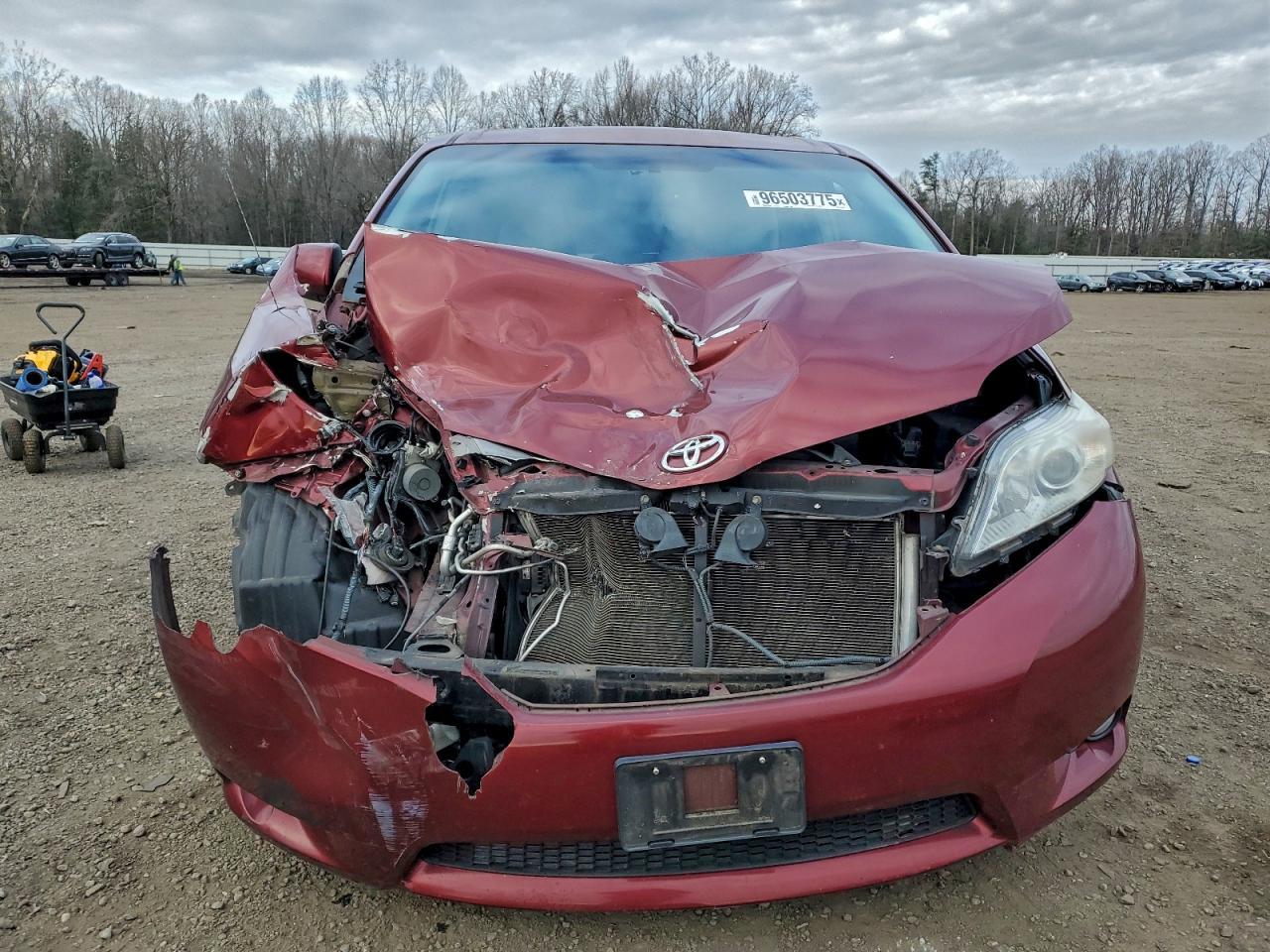 2012 TOYOTA SIENNA