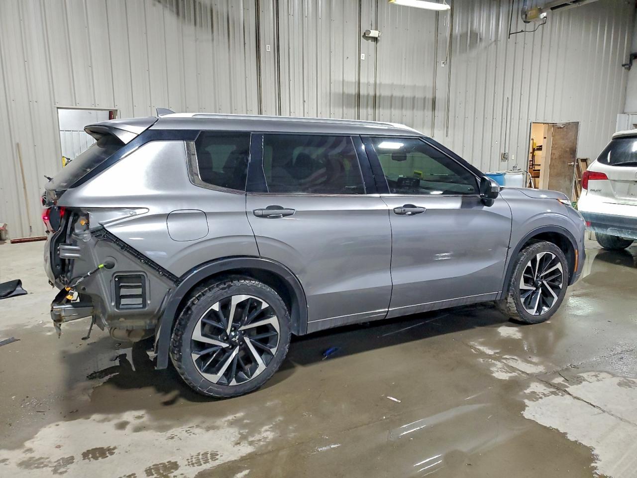 2022 MITSUBISHI outlander