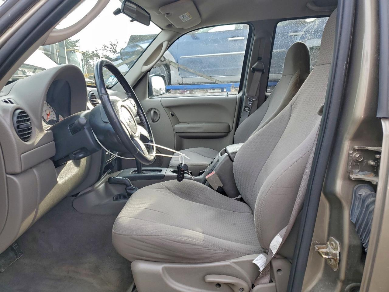 2004 JEEP Liberty