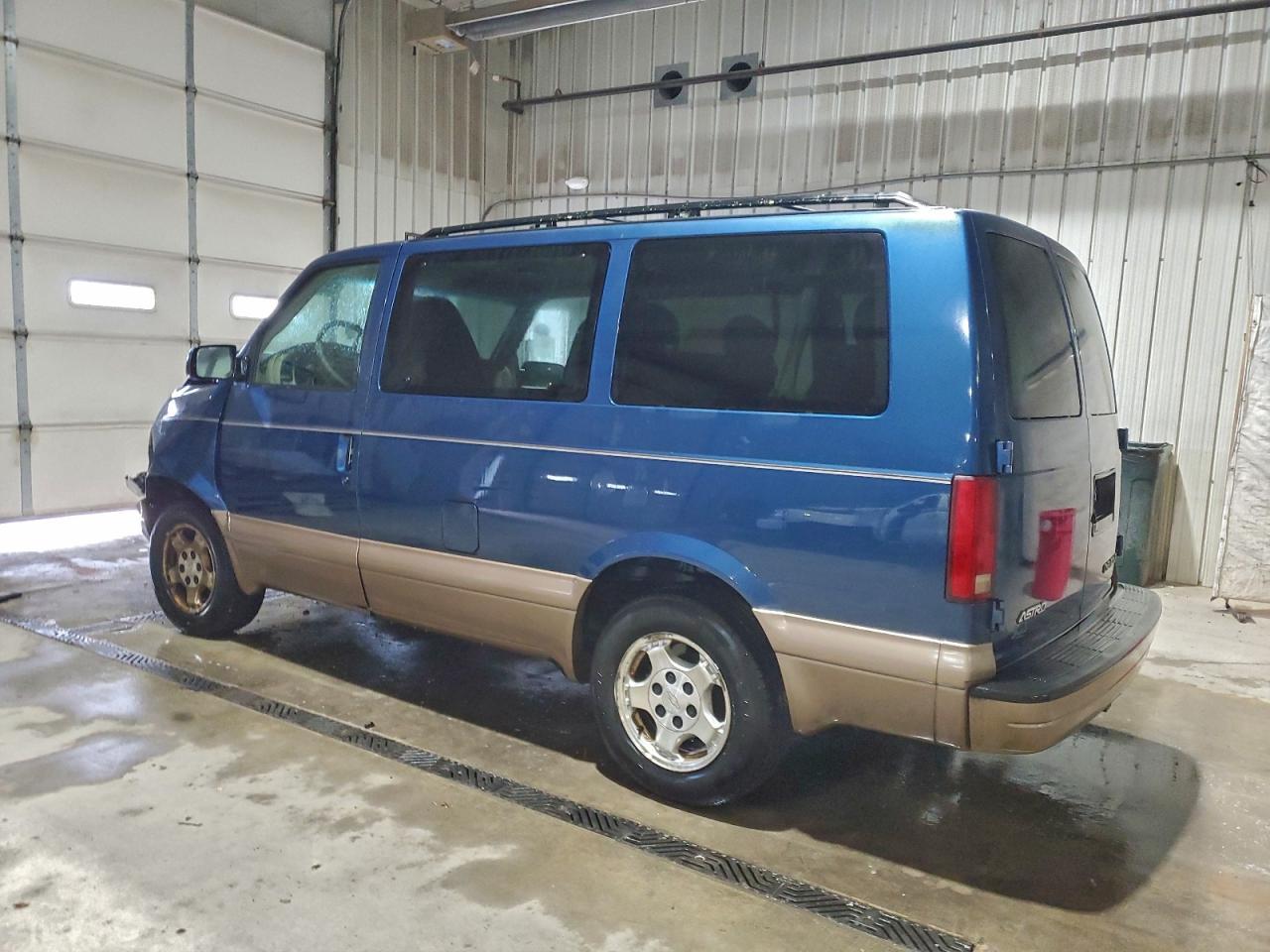 2004 CHEVROLET Astro