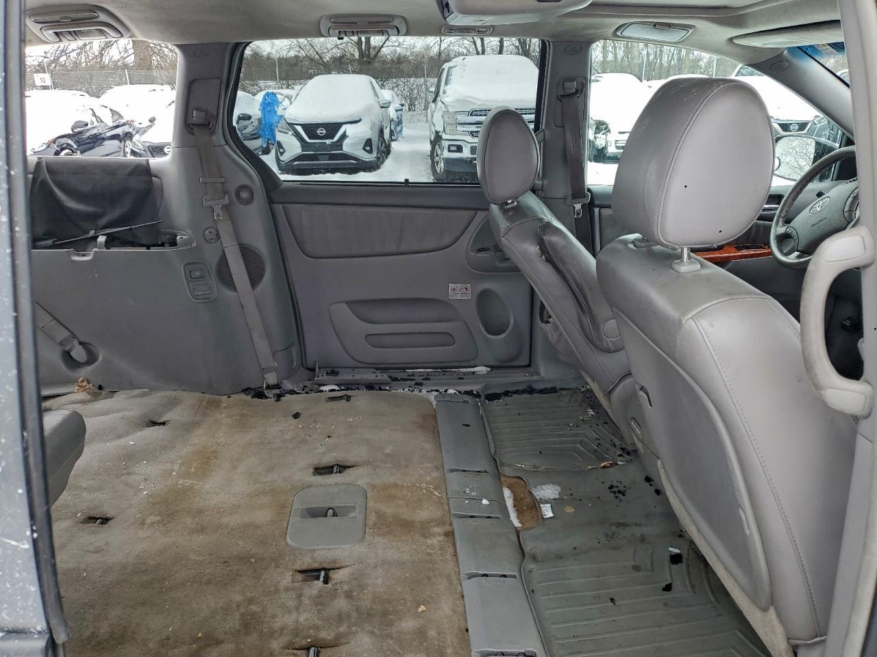 2009 TOYOTA SIENNA