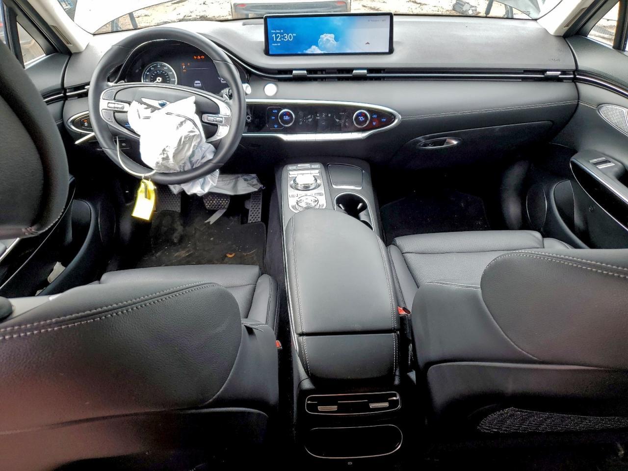 2025 GENESIS GV70